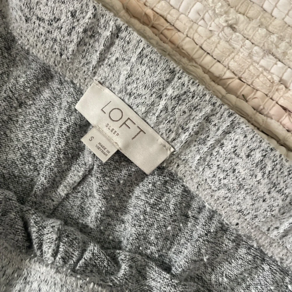 LOFT Sleep Heather Gray Long Sleeve / Pants Pajama Set Size Small - Picture 3 of 8